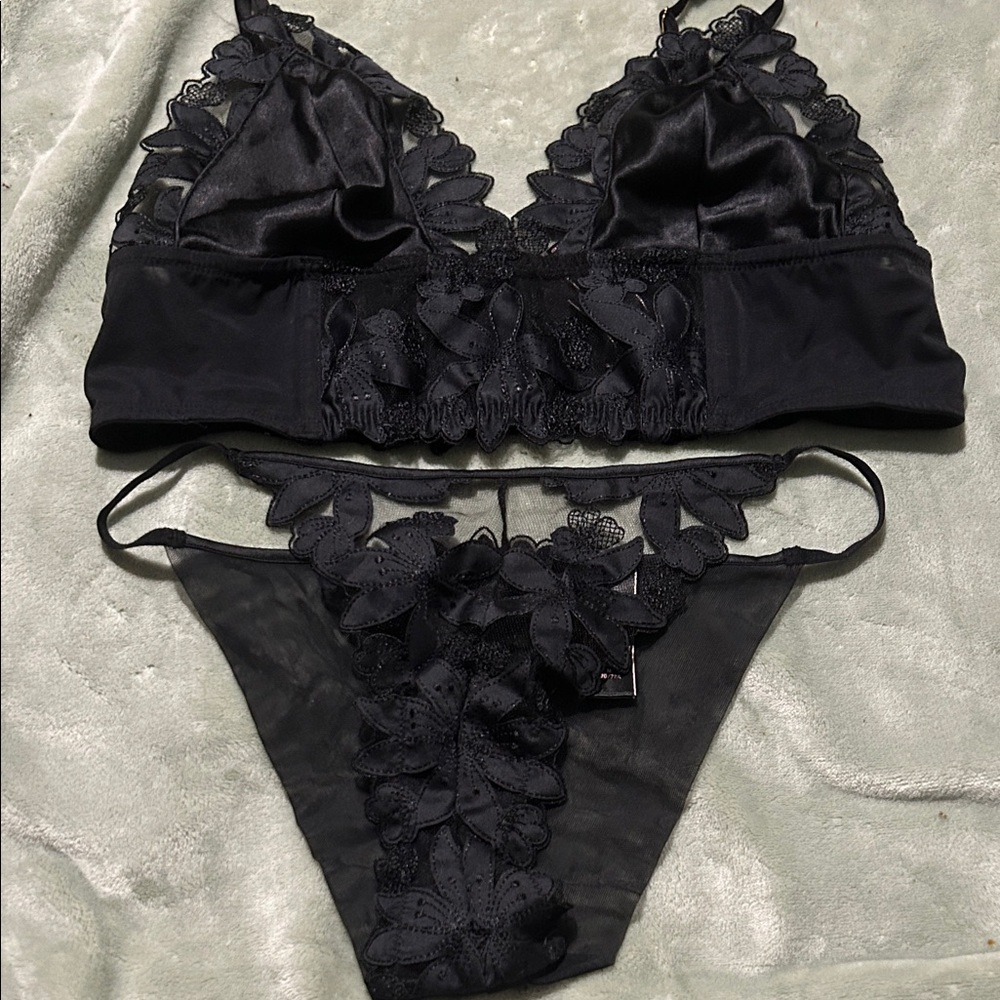 Black Lace Lingerie Set